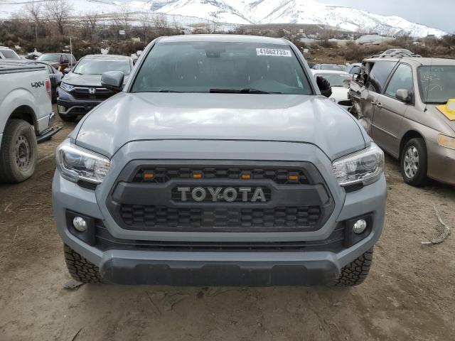 3TMCZ5AN1JM171686 - 2018 TOYOTA TACOMA DOUBLE CAB SILVER photo 5