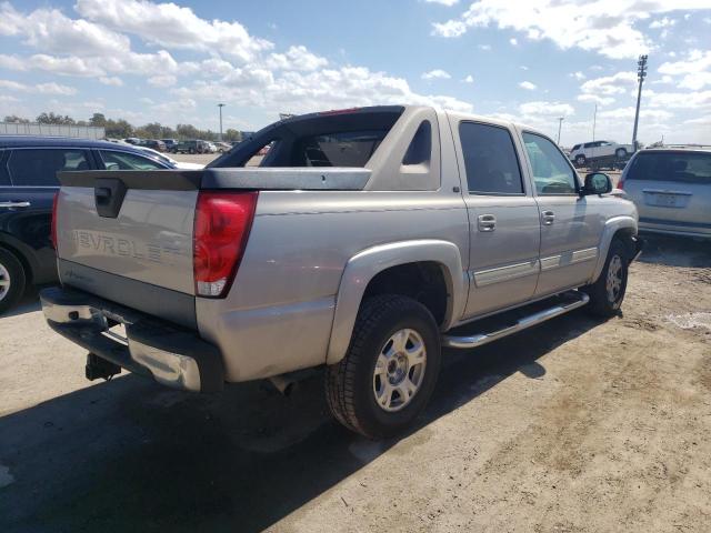 3GNEC12Z26G139363 - 2006 CHEVROLET AVALANCHE C1500 SILVER photo 3