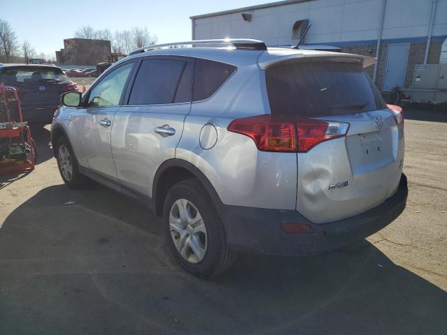 JTMBFREVXFJ046339 - 2015 TOYOTA RAV4 LE SILVER photo 2