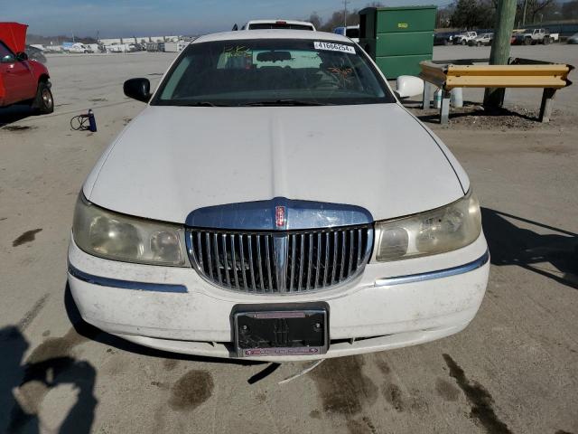 1LNHM81W6XY693950 - 1999 LINCOLN TOWN CAR EXECUTIVE WHITE photo 5