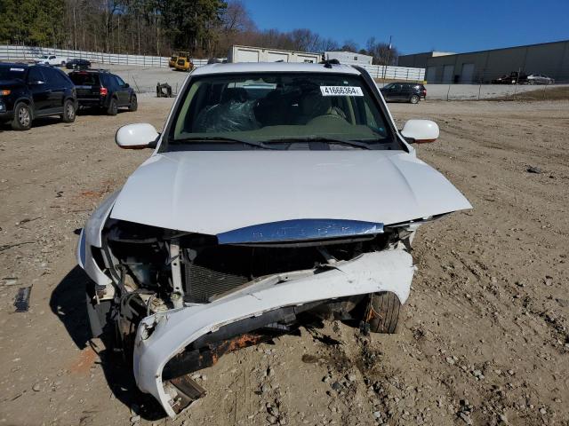 5GADS13S942291060 - 2004 BUICK RAINIER CXL WHITE photo 5