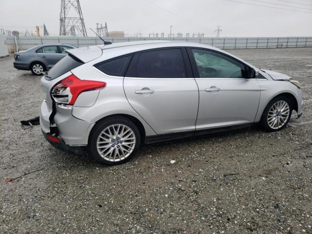 1FAHP3M26CL206783 - 2012 FORD FOCUS SEL SILVER photo 3