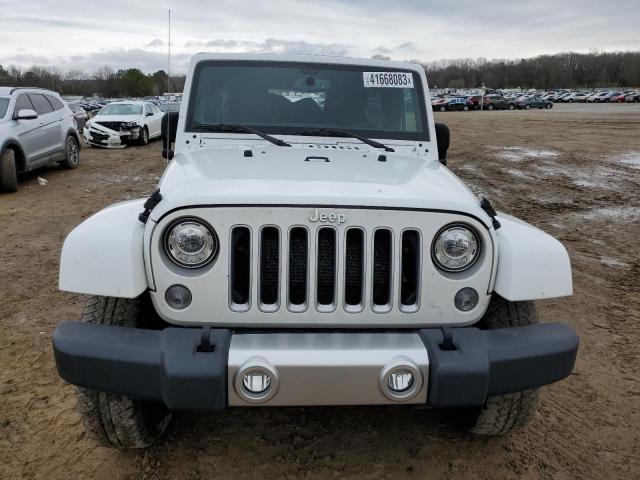 1C4BJWEG4JL910698 - 2018 JEEP WRANGLER U SAHARA WHITE photo 5