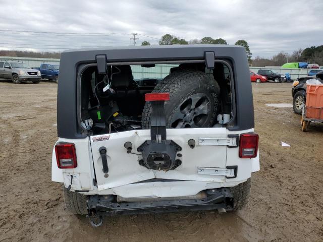 1C4BJWEG4JL910698 - 2018 JEEP WRANGLER U SAHARA WHITE photo 6