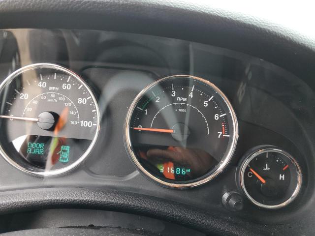 1C4BJWEG4JL910698 - 2018 JEEP WRANGLER U SAHARA WHITE photo 9