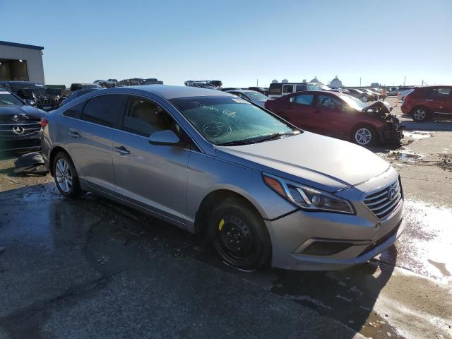 5NPE24AF9HH554405 - 2017 HYUNDAI SONATA SE SILVER photo 4