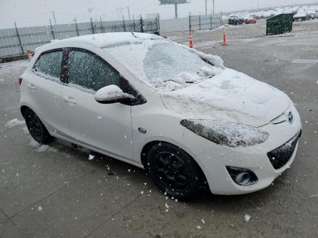 JM1DE1LY7C0134129 - 2012 MAZDA MAZDA2 WHITE photo 4