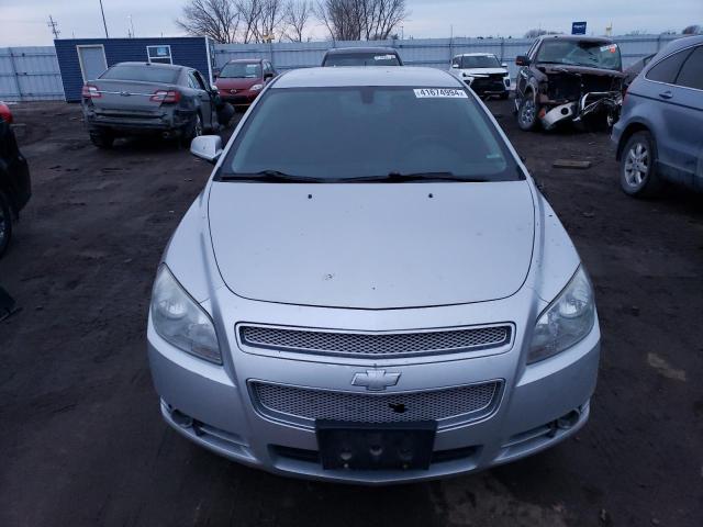 1G1ZE5E10BF369683 - 2011 CHEVROLET MALIBU LTZ 银色 照片 5