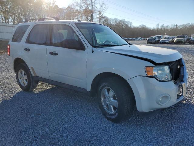 1FMCU9D74BKB37068 - 2011 FORD ESCAPE XLT WHITE photo 4