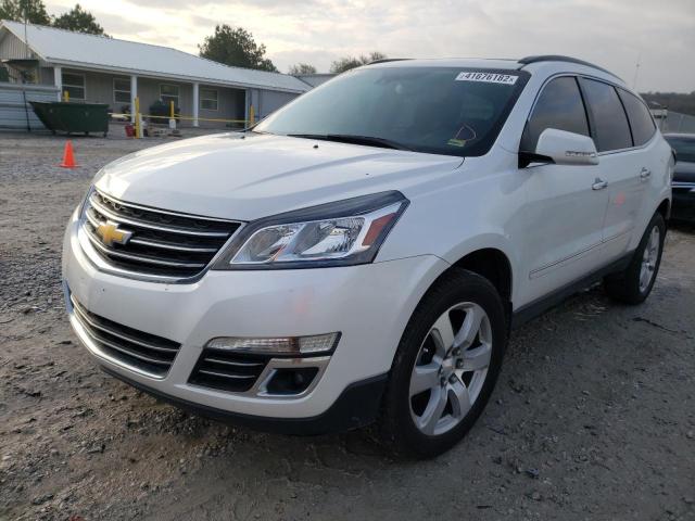 1GNKRJKD0HJ120074 - 2017 CHEVROLET TRAVERSE PREMIER WHITE photo 2