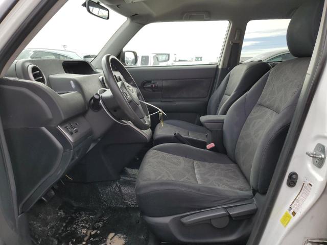 JTLZE4FE8DJ046845 - 2013 TOYOTA SCION XB Weiß Foto 7