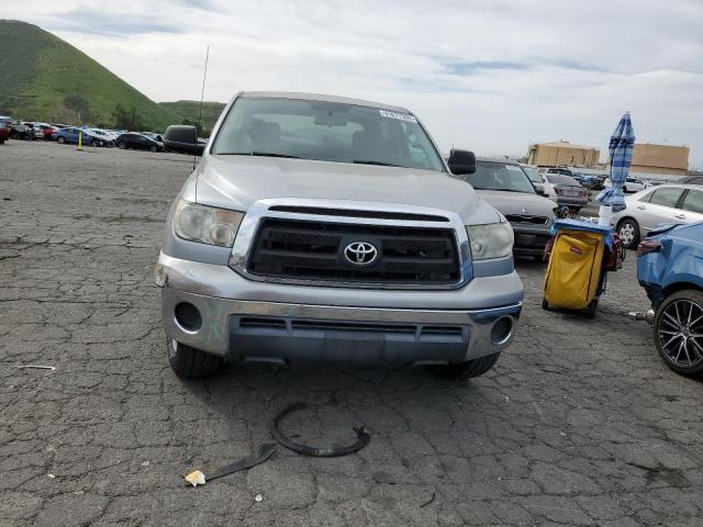 5TFEY5F12BX111381 - 2011 TOYOTA TUNDRA CREWMAX SR5 GRAY photo 5