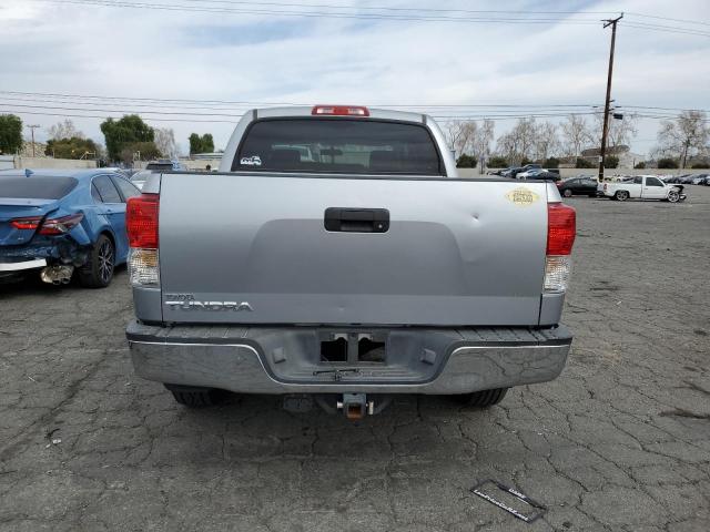 5TFEY5F12BX111381 - 2011 TOYOTA TUNDRA CREWMAX SR5 GRAY photo 6