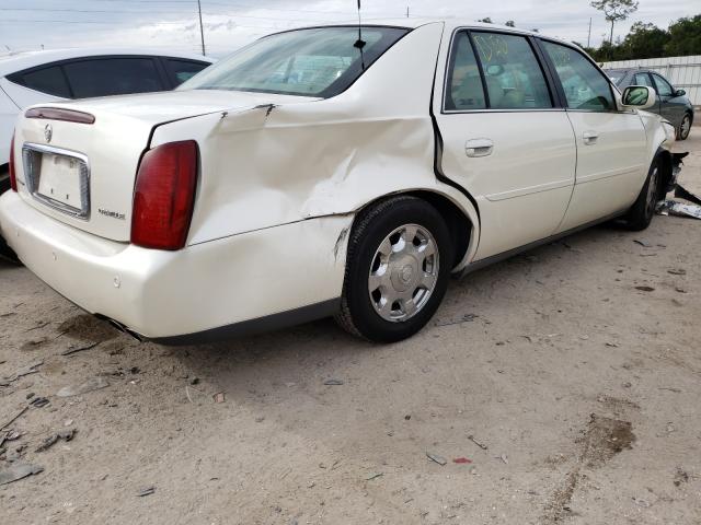 1G6KD54Y82U271543 - 2002 CADILLAC DEVILLE WHITE photo 4