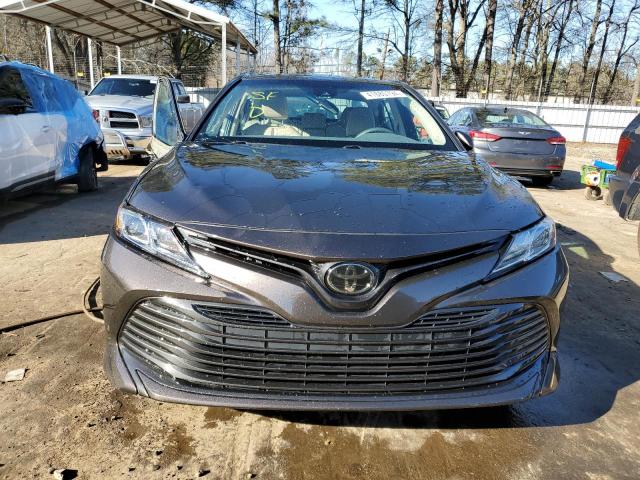 4T1B11HK8JU632395 - 2018 TOYOTA CAMRY L BROWN photo 5