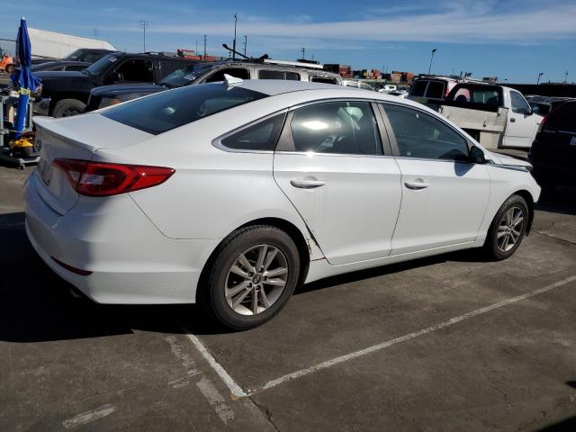 5NPE24AF7FH031011 - 2015 HYUNDAI SONATA SE WHITE photo 3