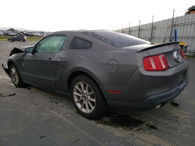 1ZVBP8AM1B5137200 - 2011 FORD MUSTANG GRAY photo 2