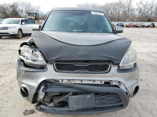 KNDJT2A61D7594704 - 2013 KIA SOUL + GRAY photo 5