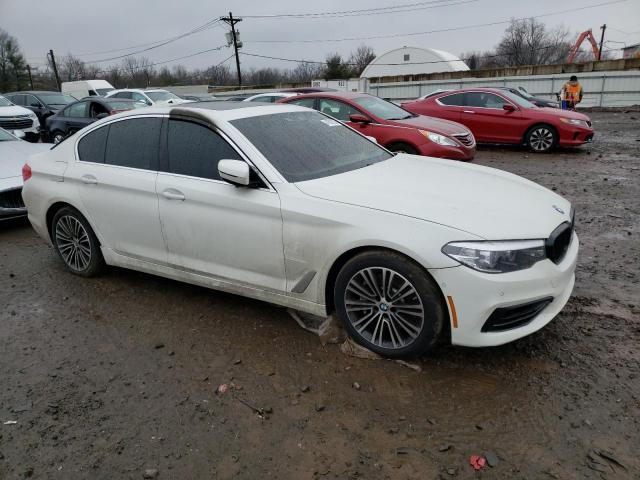 WBAJE7C55KWD55042 - 2019 BMW 540 XI WHITE photo 4