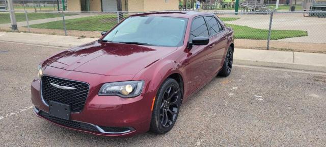 2C3CCAAG9KH738825 - 2019 CHRYSLER 300 TOURING RED photo 2