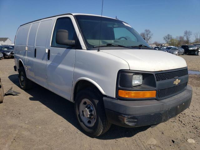 1GCWGFFF0F1165781 - 2015 CHEVROLET EXPRESS G2 WHITE photo 4