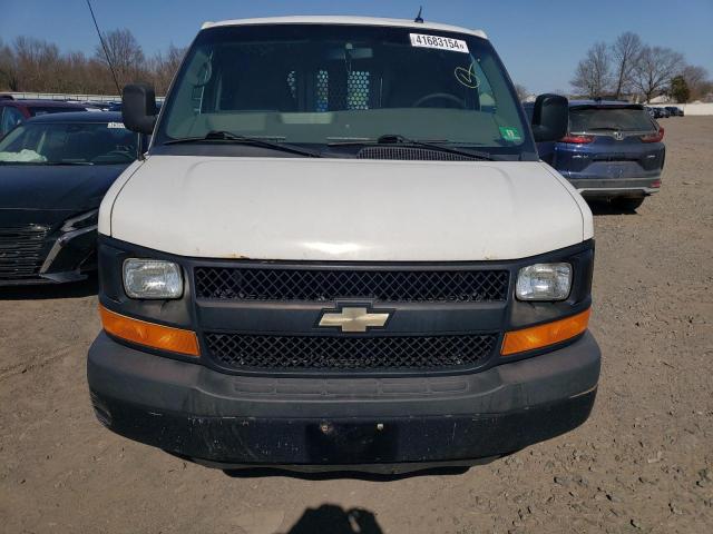 1GCWGFFF0F1165781 - 2015 CHEVROLET EXPRESS G2 WHITE photo 5