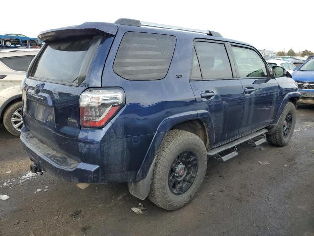 JTEBU5JR2K5721364 - 2019 TOYOTA 4RUNNER SR5 BLUE photo 3