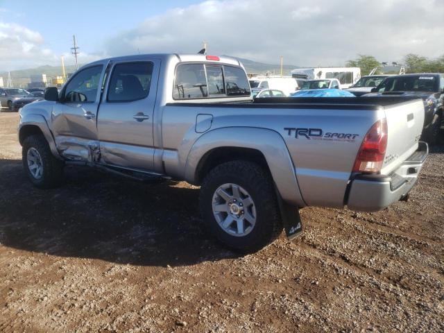 3TMMU4FN9FM085216 - 2015 TOYOTA TACOMA DOUBLE CAB LONG BED SILVER photo 2