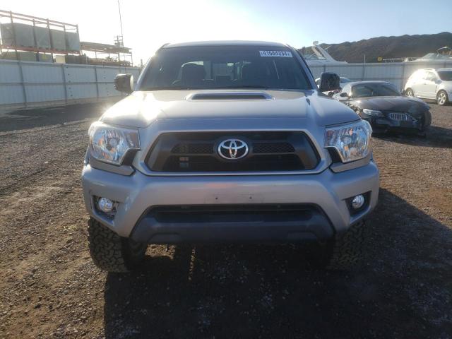 3TMMU4FN9FM085216 - 2015 TOYOTA TACOMA DOUBLE CAB LONG BED SILVER photo 5