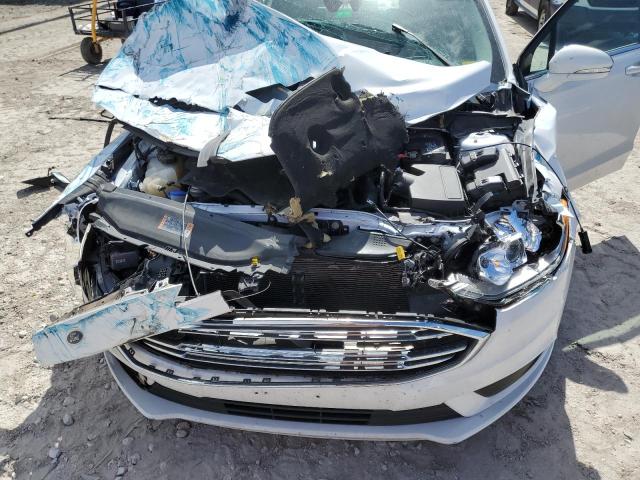 3FA6P0HD5JR162744 - 2018 FORD FUSION SE WHITE photo 11