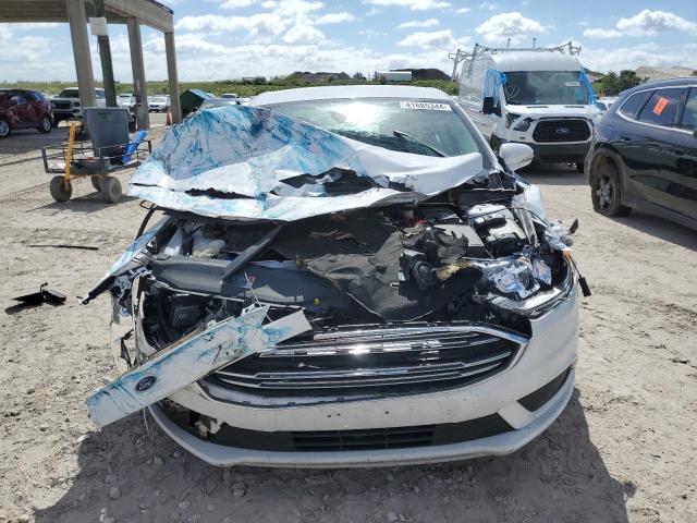 3FA6P0HD5JR162744 - 2018 FORD FUSION SE WHITE photo 5