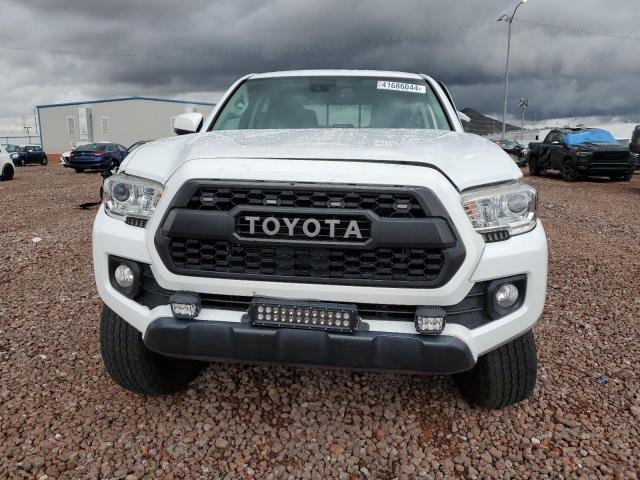 3TMDZ5BN0KM057960 - 2019 TOYOTA TACOMA DOUBLE CAB WHITE photo 5