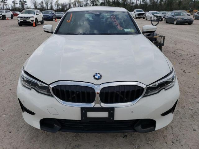 3MW5R7J01M8B53854 - 2021 BMW 330XI WHITE photo 5