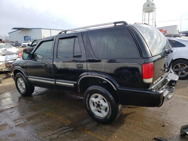 1GNDT13W5Y2390275 - 2000 CHEVROLET BLAZER BLACK photo 2