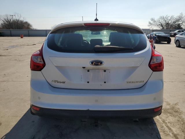 1FAHP3N20CL215171 - 2012 FORD FOCUS TITANIUM WHITE photo 6