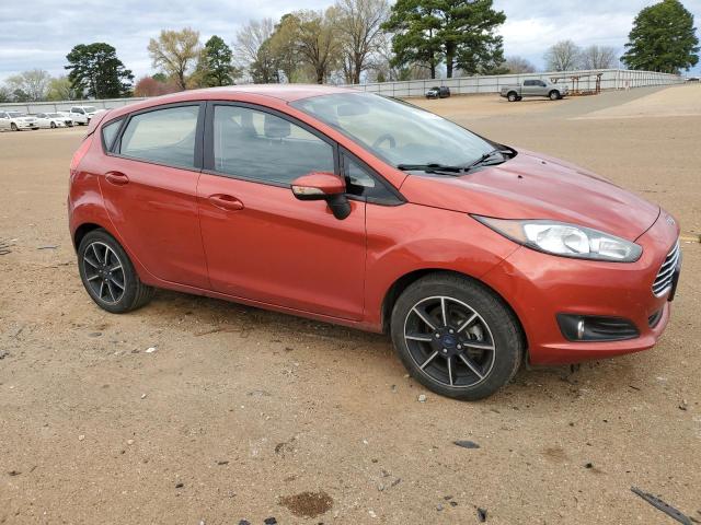 3FADP4EJ4JM118613 - 2018 FORD FIESTA SE ORANGE photo 4