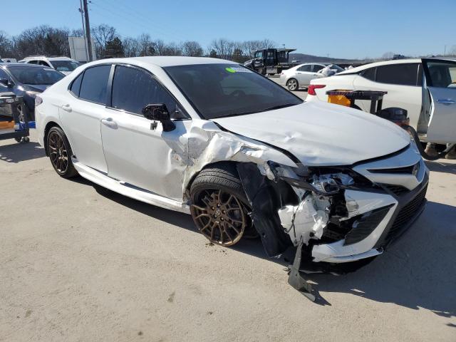 4T1T11AK6PU116673 - 2023 TOYOTA CAMRY SE NIGHT SHADE WHITE photo 4