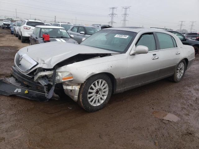 2003 LINCOLN TOWN CAR SIGNATURE, 