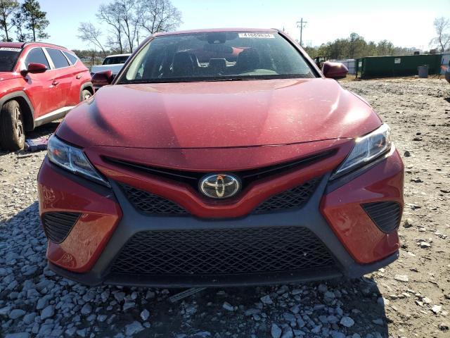 4T1G11AK4LU376694 - 2020 TOYOTA CAMRY SE RED photo 5