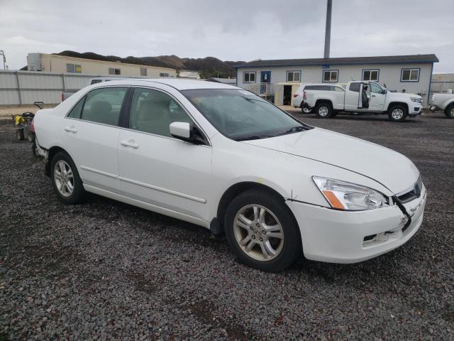 1HGCM56317A053926 - 2007 HONDA ACCORD SE WHITE photo 4