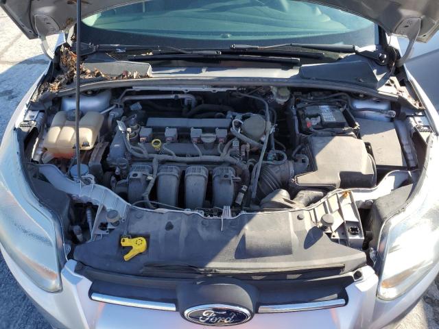 1FADP3F28EL372964 - 2014 FORD FOCUS SE SILVER photo 11