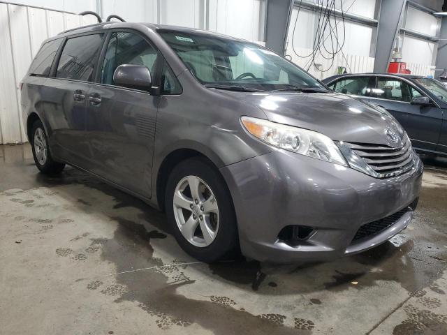 5TDKK3DC7GS693861 - 2016 TOYOTA SIENNA LE GRAY photo 4