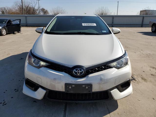 JTNKARJE3HJ545762 - 2017 TOYOTA COROLLA IM WHITE photo 5