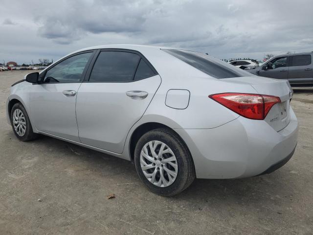 5YFBURHE0HP720384 - 2017 TOYOTA COROLLA L SILVER photo 2