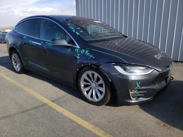 5YJXCDE24GF025910 - 2016 TESLA MODEL X GRAY photo 4