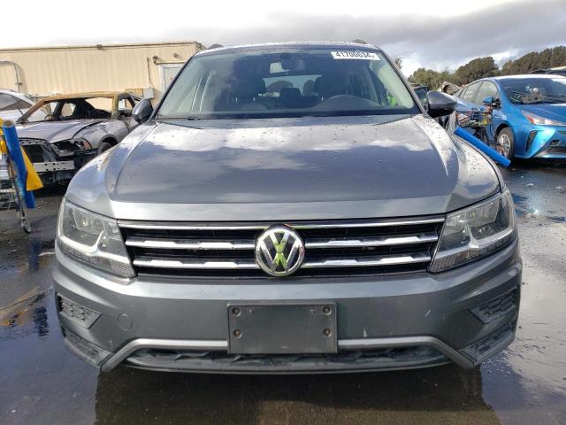 3VV3B7AX1JM075091 - 2018 VOLKSWAGEN TIGUAN SE GRAY photo 5