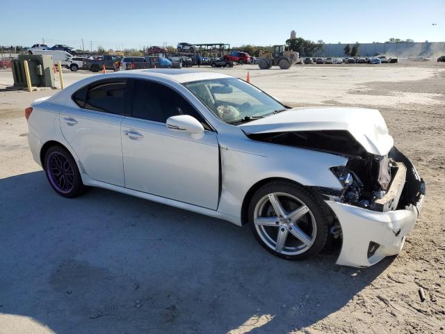 JTHBF5C27B5134302 - 2011 LEXUS IS 250 WHITE photo 4