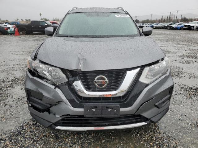 KNMAT2MT4JP606518 - 2018 NISSAN ROGUE S GRAY photo 5