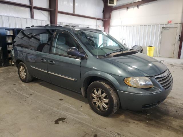 2C4GP54L55R443995 - 2005 CHRYSLER TOWN & COU TOURING მწვანე ფოტო 4
