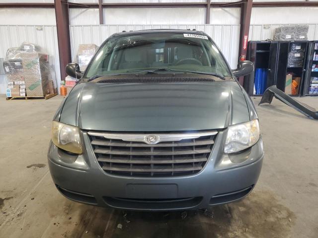 2C4GP54L55R443995 - 2005 CHRYSLER TOWN & COU TOURING მწვანე ფოტო 5